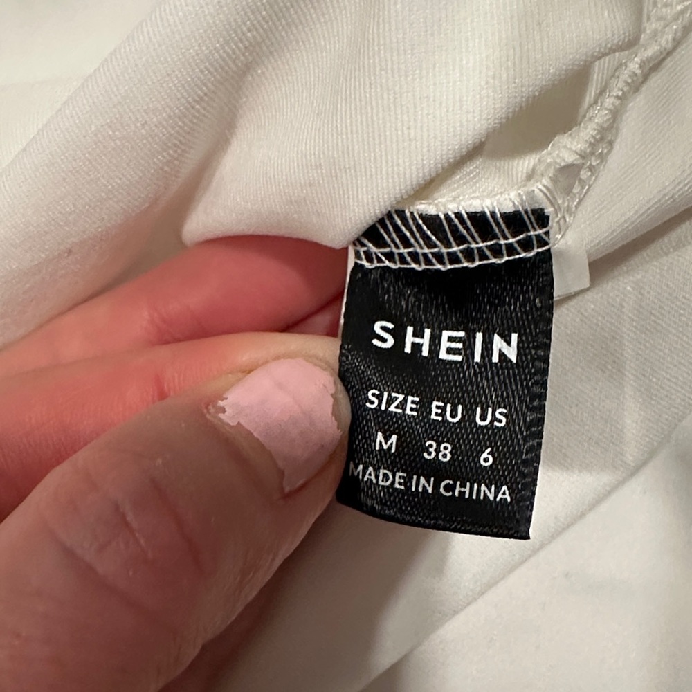 *last chance* Shein | Women’s White Floral Bodysuit - Picture 7 of 16
